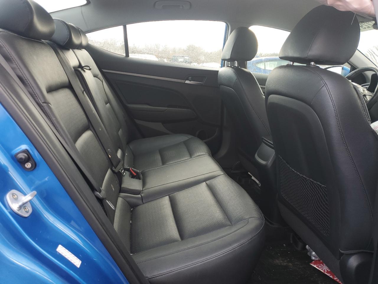 2017 Hyundai Elantra - Image 10