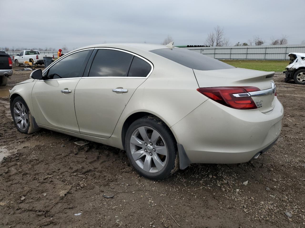 2014 Buick Regal - Image 2