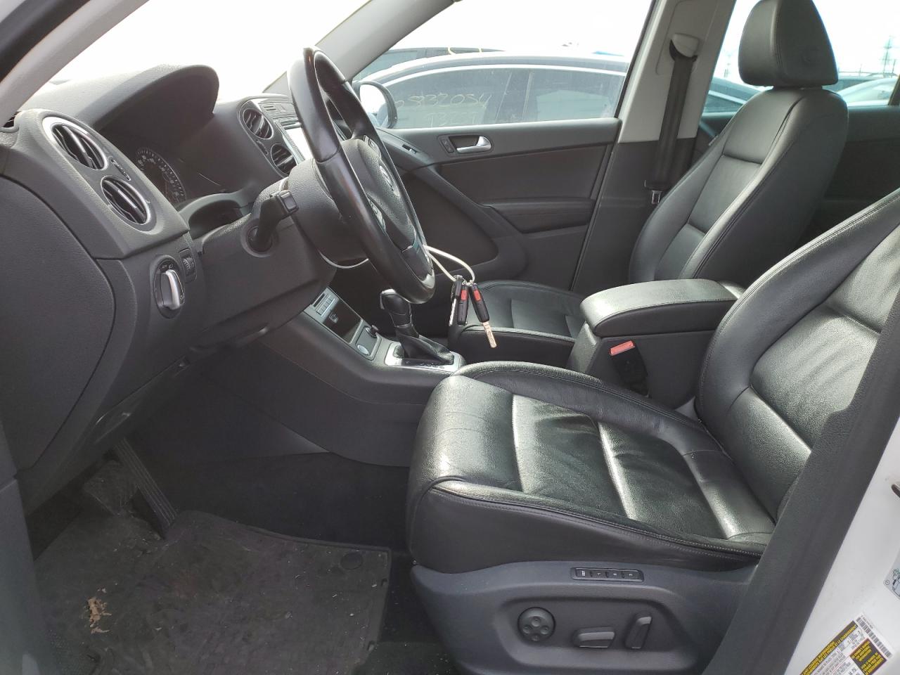 2017 Volkswagen Tiguan - Image 7