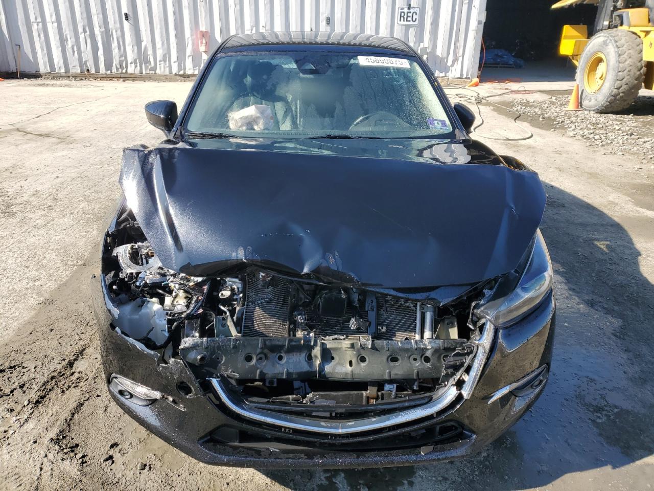 2017 Mazda 3 - Image 5