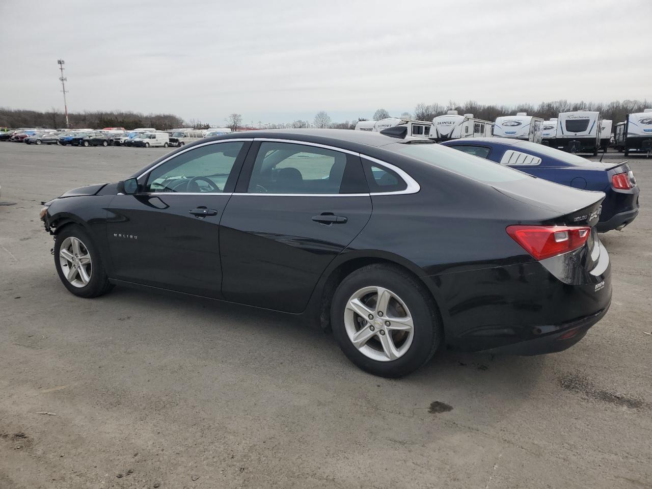 2022 Chevrolet Malibu - Image 2