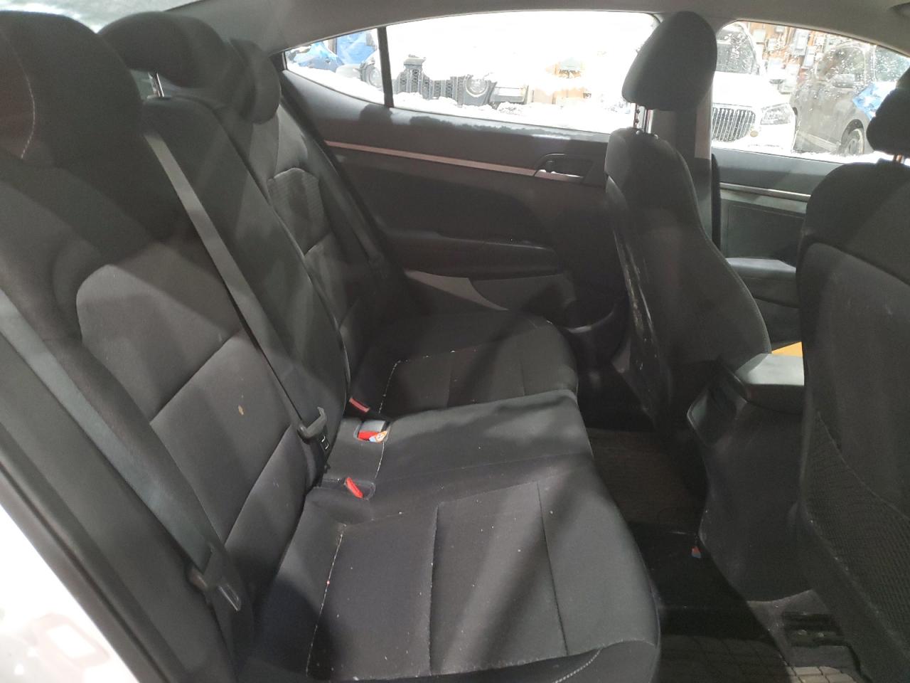 2017 Hyundai Elantra - Image 10