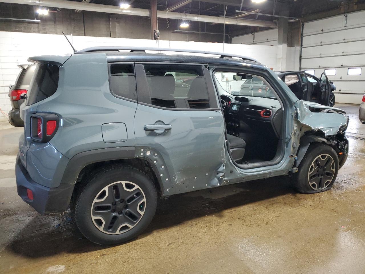 2015 Jeep Renegade - Image 3