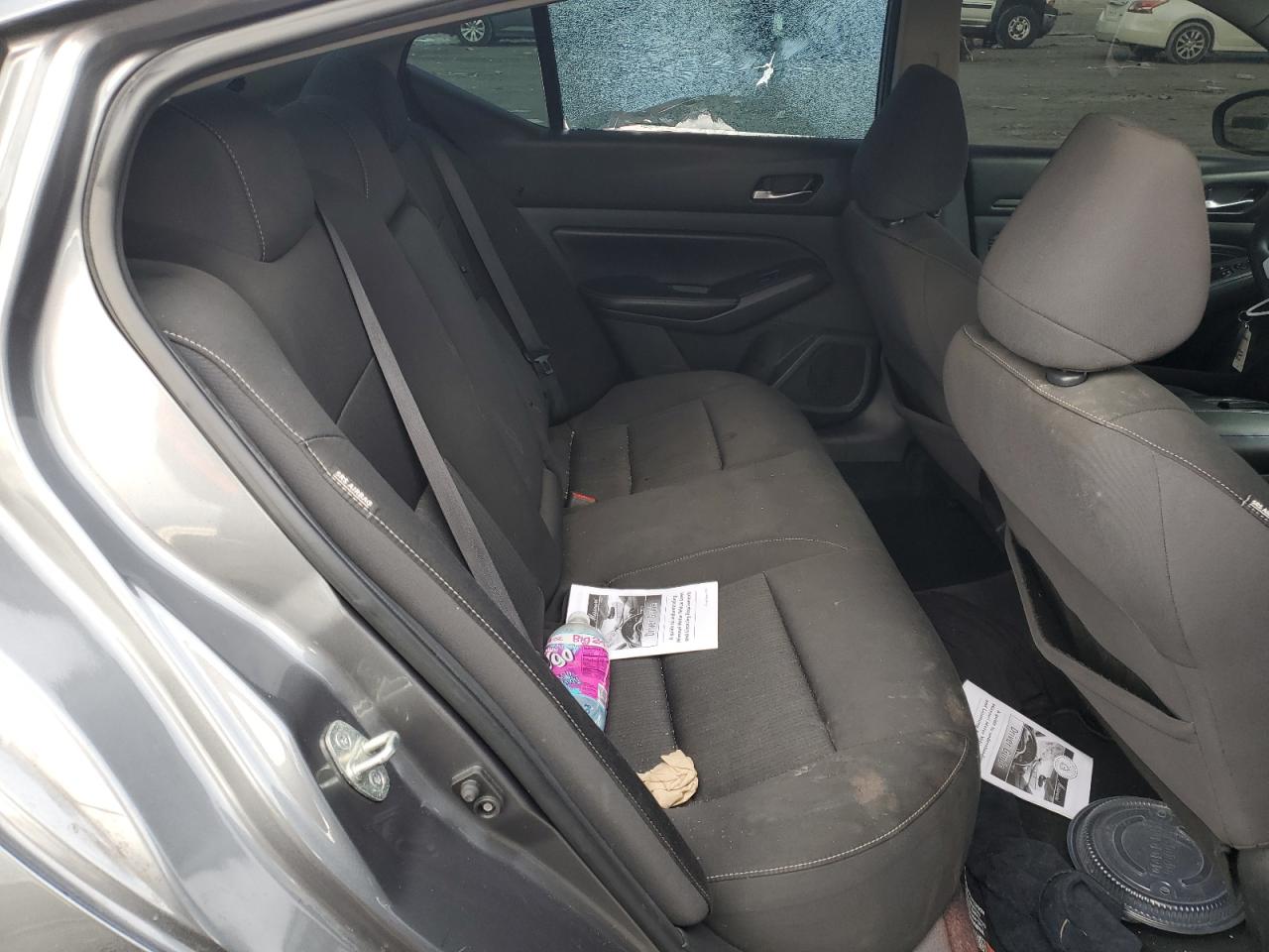 2019 Nissan Altima - Image 10