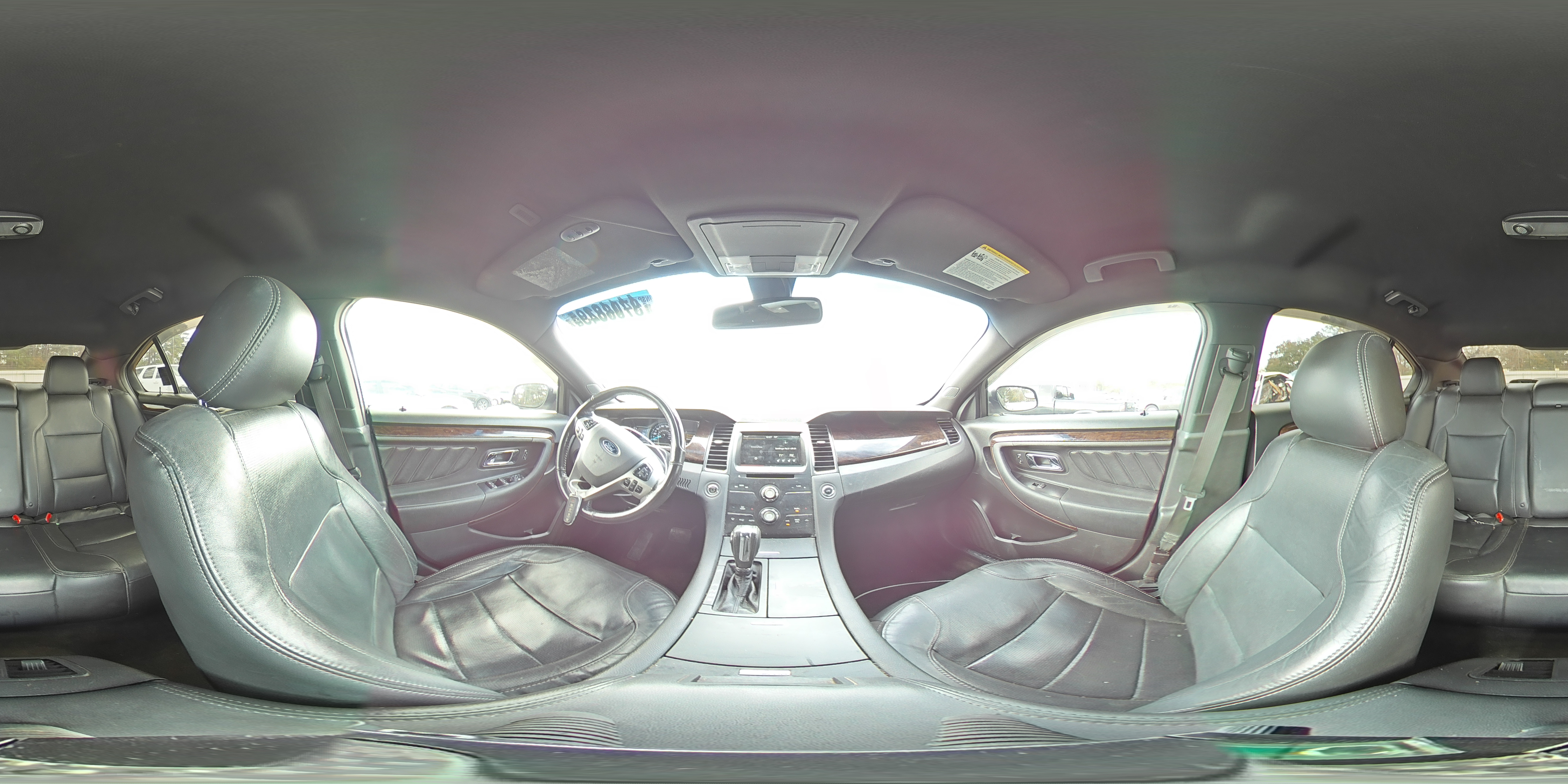 2014 Ford Taurus - Image 14