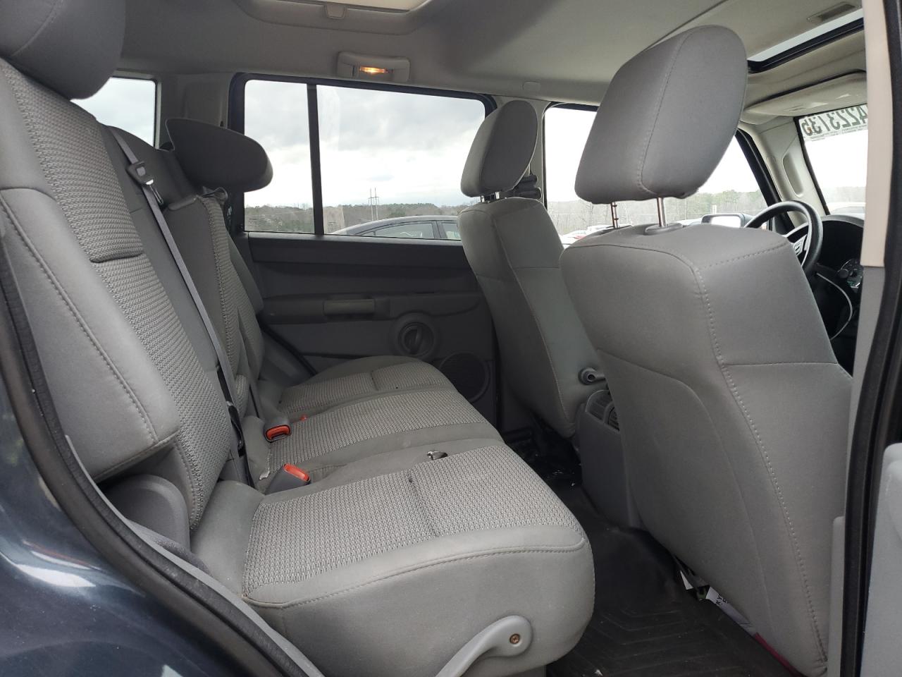 2007 Jeep Commander - Image 11
