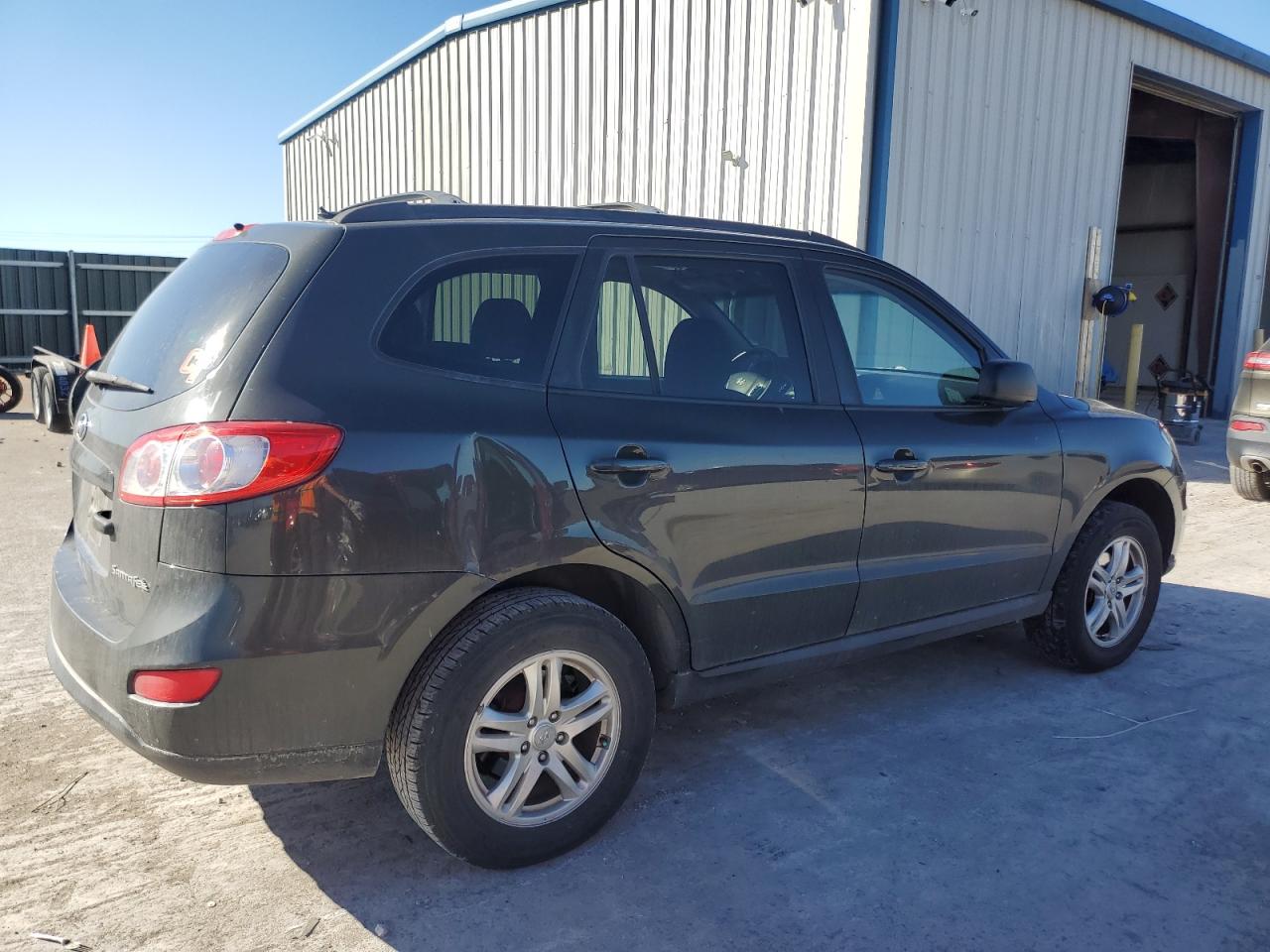 2010 Hyundai Santa Fe - Image 3