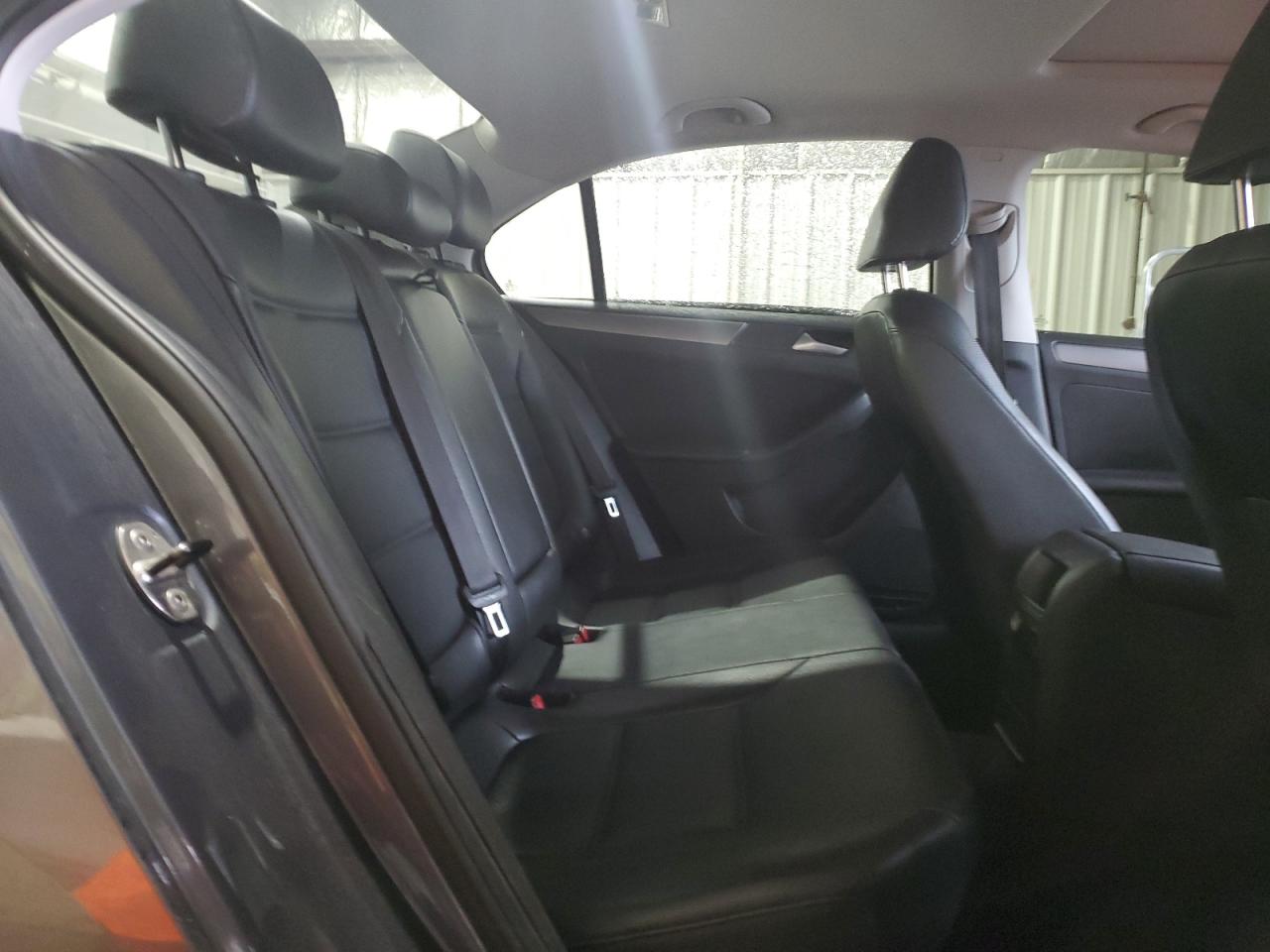 2014 Volkswagen Jetta - Image 10