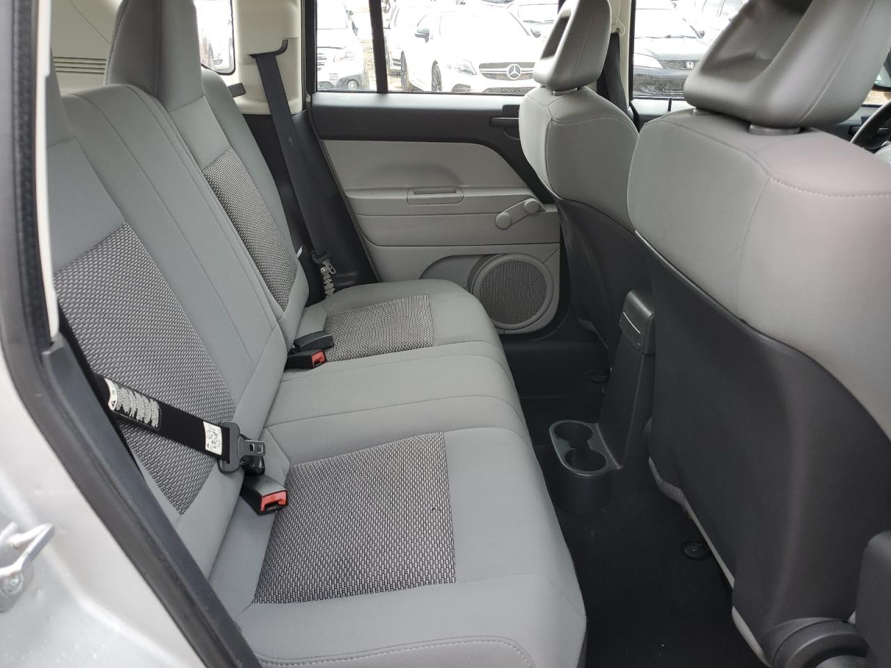 2007 Jeep Compass - Image 11
