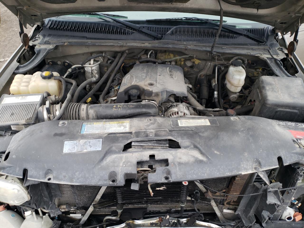 2001 Chevrolet Silverado - Image 11