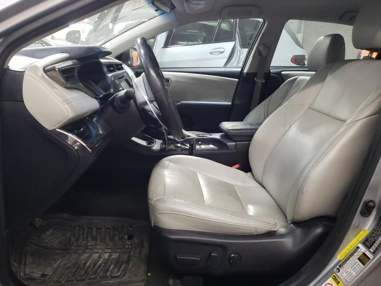 2015 Toyota Avalon - Image 7
