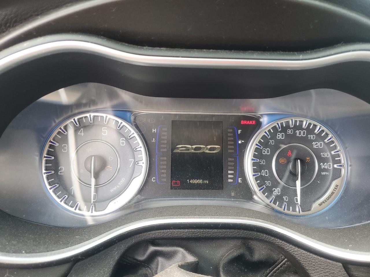 2015 Chrysler 200 - Image 9
