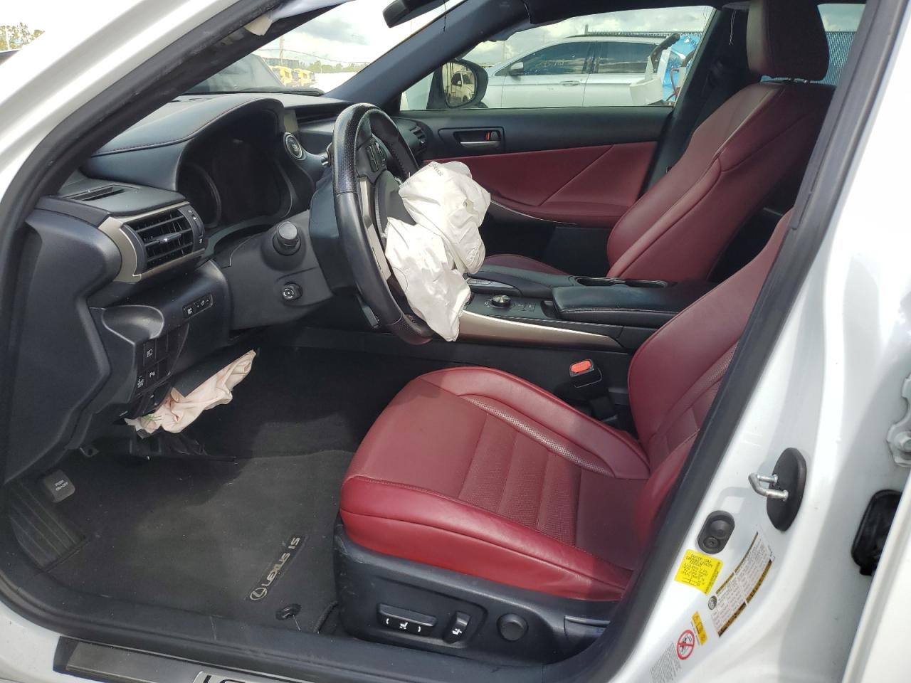 2018 Lexus IS - Image 7
