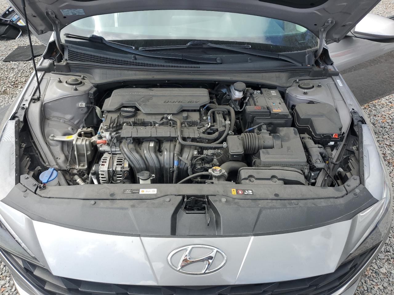 2023 Hyundai Elantra - Image 12
