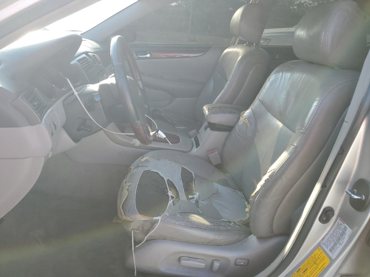 2003 Lexus ES - Image 7