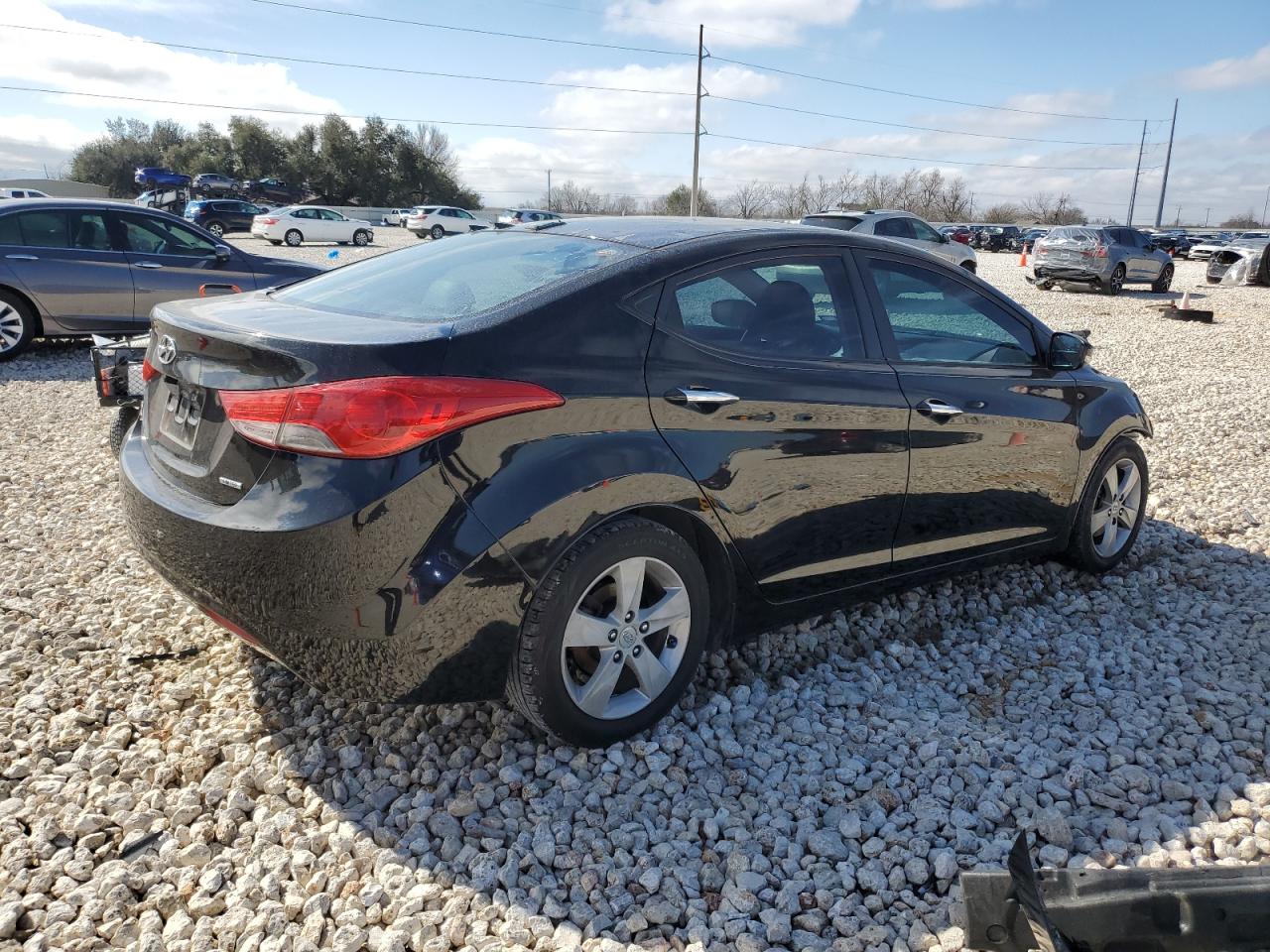 2011 Hyundai Elantra - Image 3