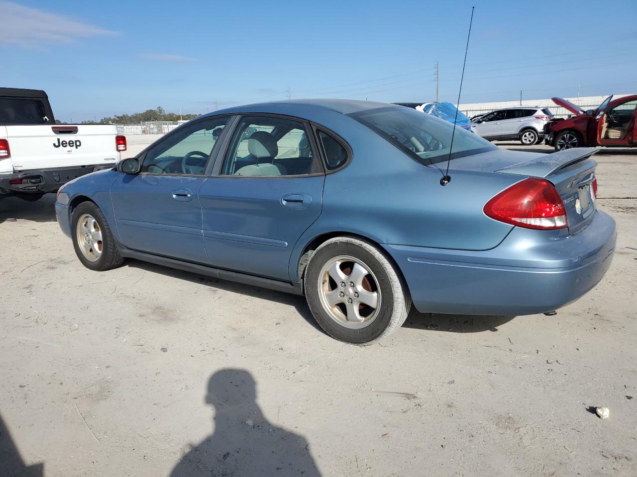 2005 Ford Taurus - Image 2