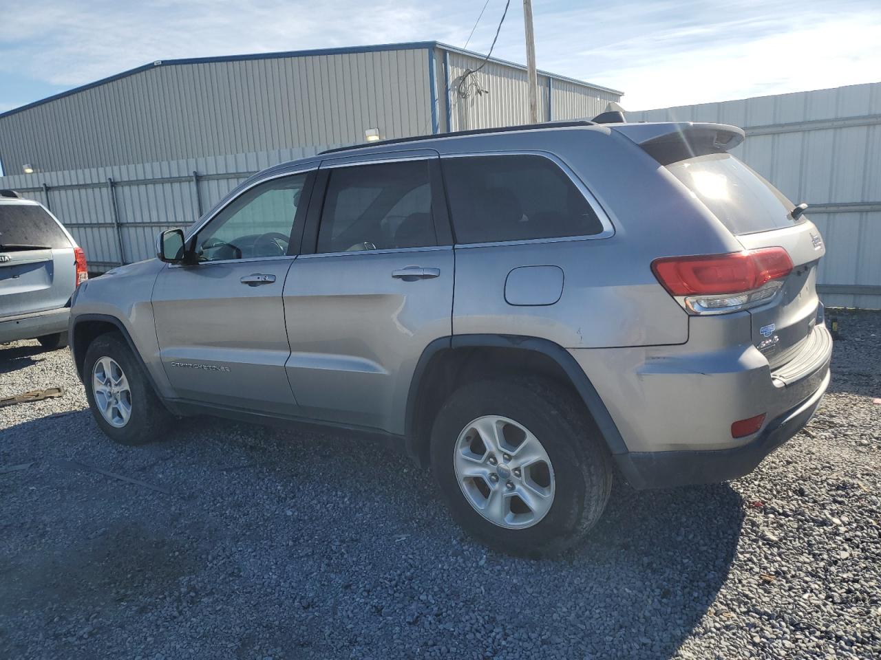 2015 Jeep Grand Cherokee - Image 2
