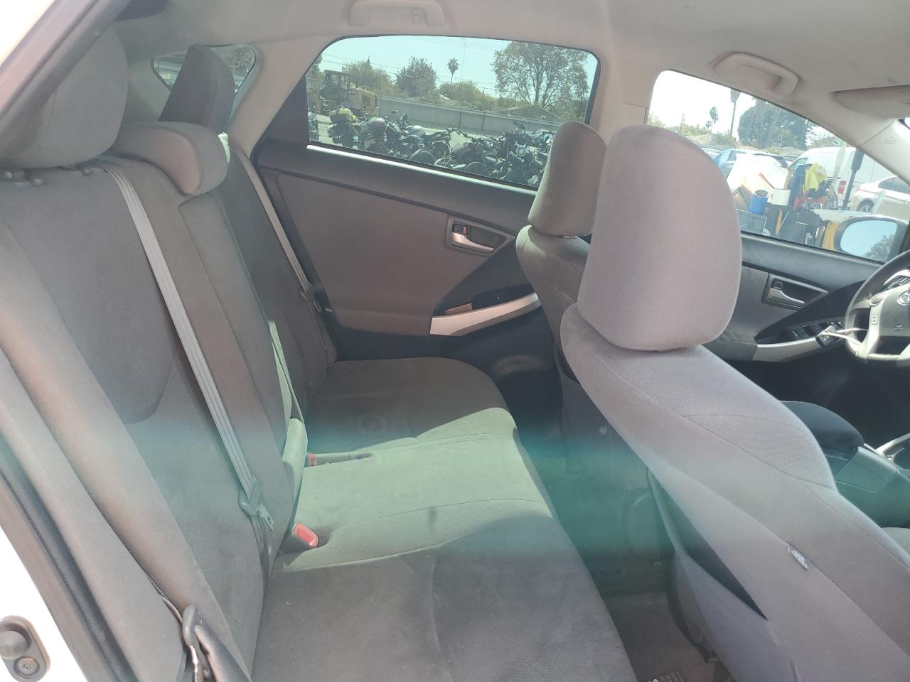 2012 Toyota Prius - Image 10