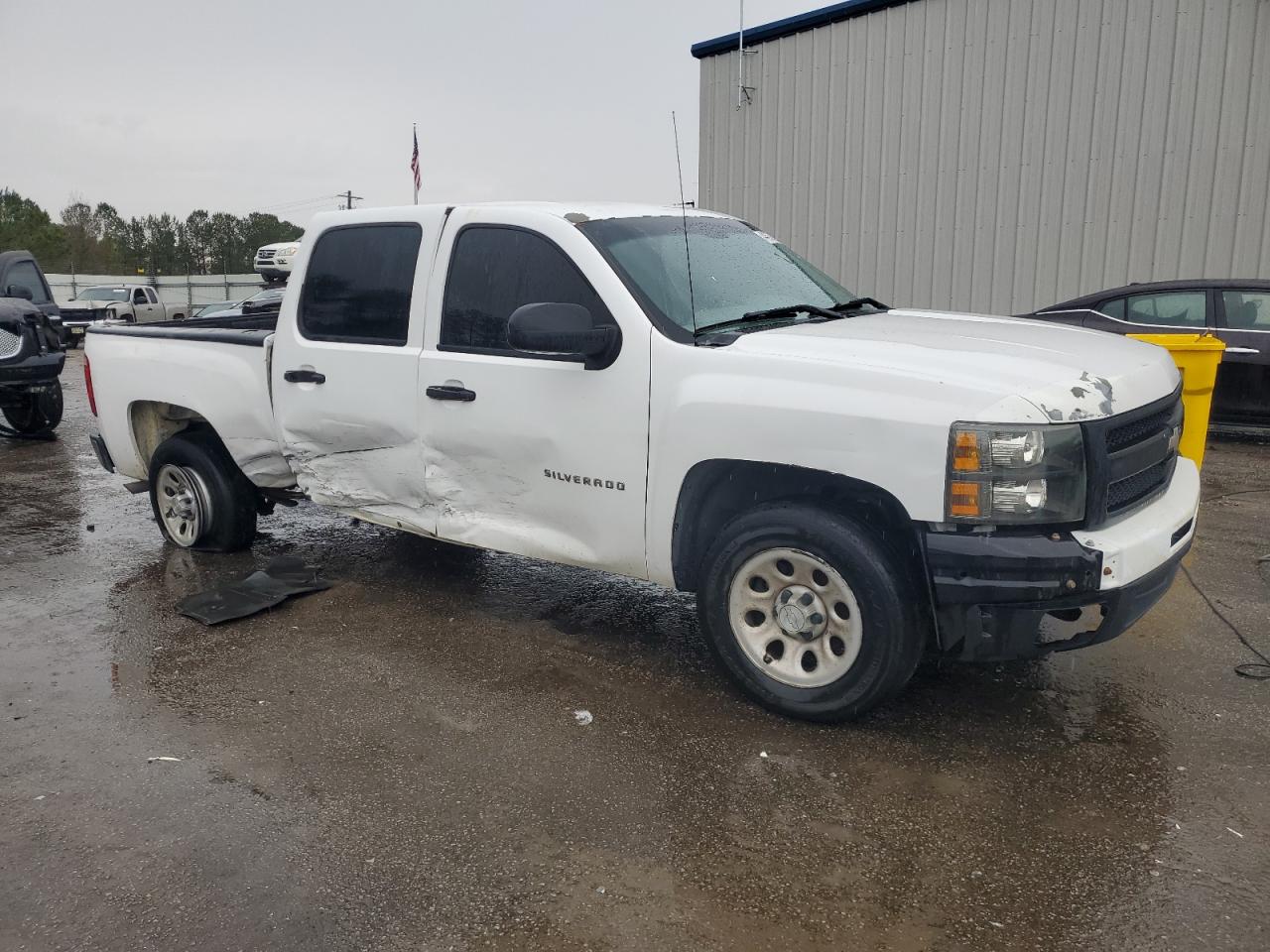 2011 Chevrolet Silverado - Image 4