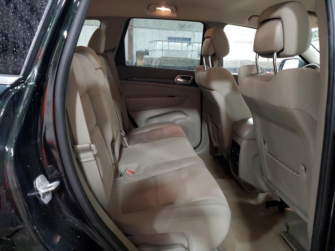 2012 Jeep Grand Cherokee - Image 11