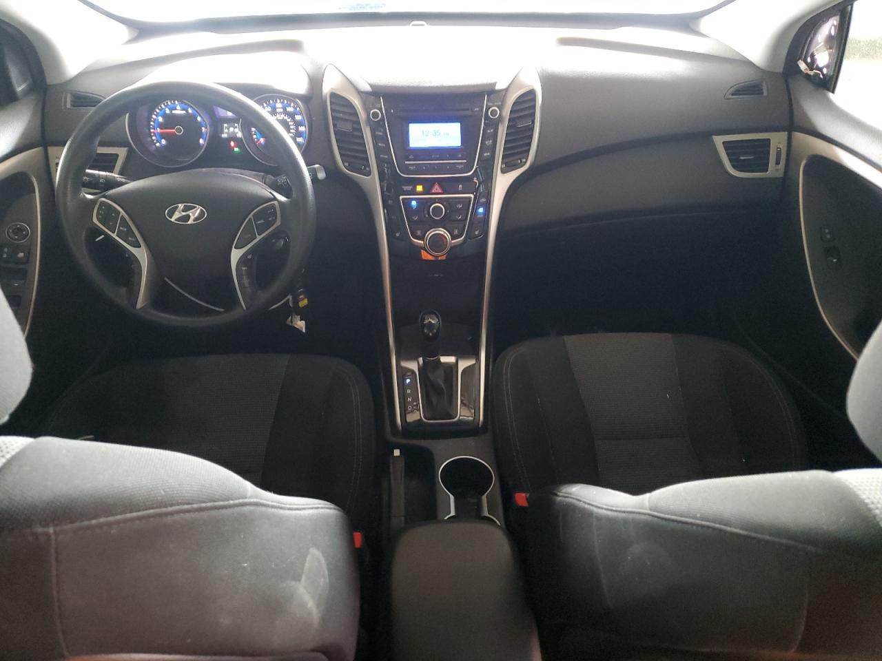 2013 Hyundai Elantra - Image 8