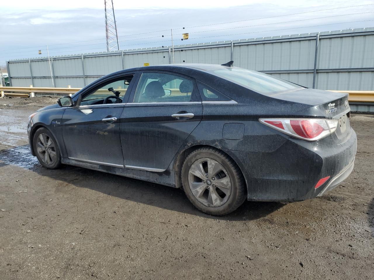 2012 Hyundai Sonata - Image 2