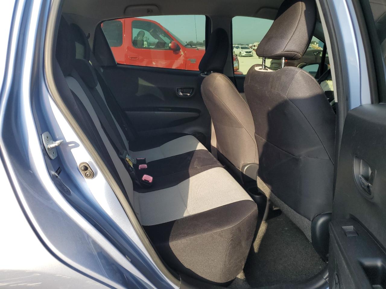 2013 Toyota Yaris - Image 10