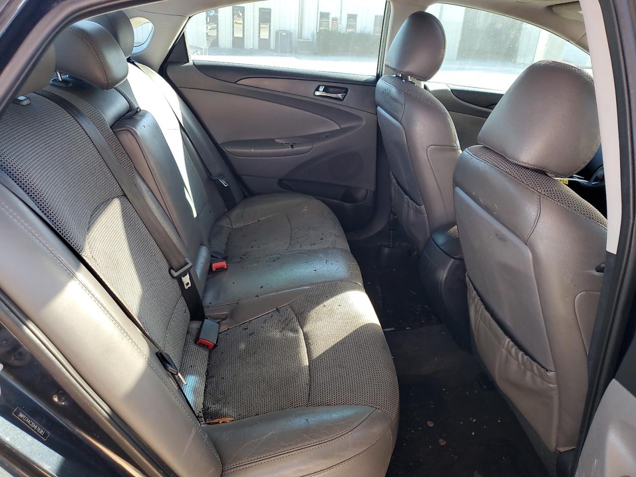 2013 Hyundai Sonata - Image 10