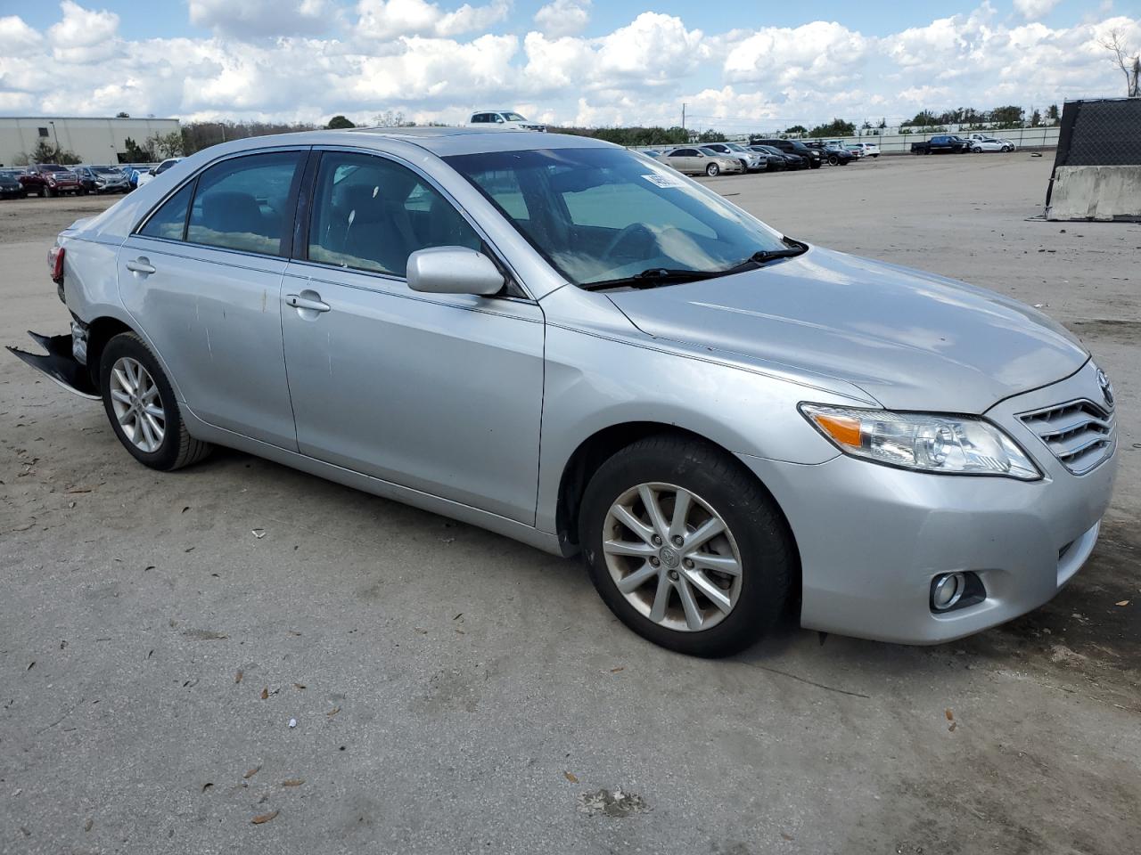 2011 Toyota Camry - Image 4