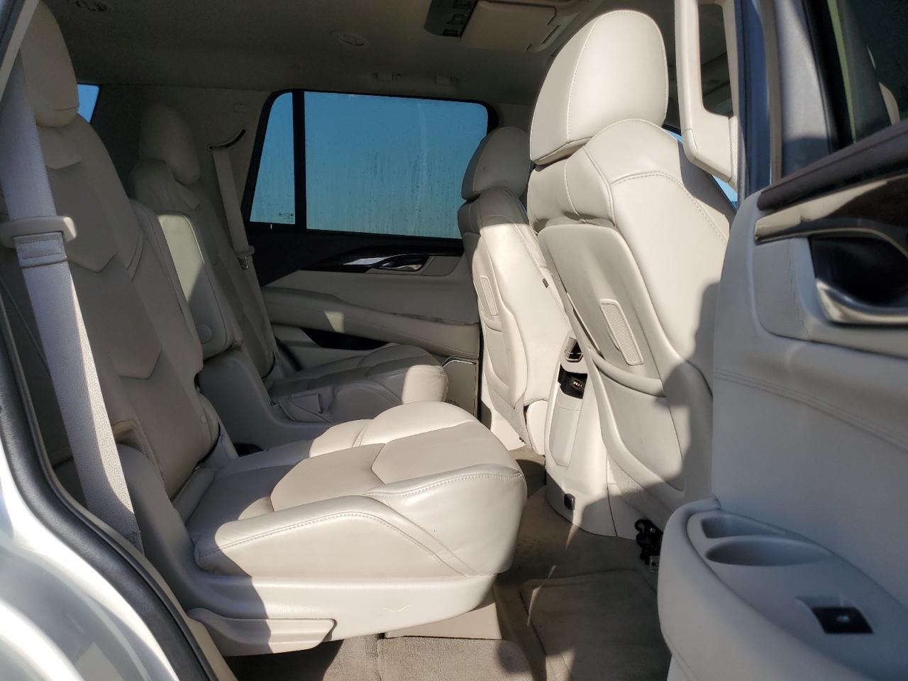 2015 Cadillac Escalade - Image 12