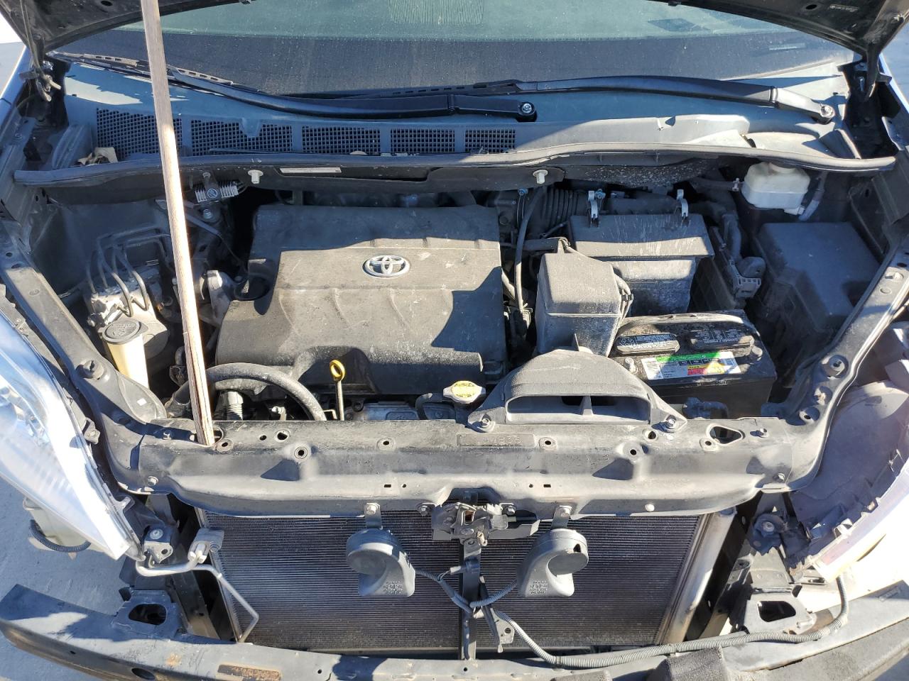 2011 Toyota Sienna - Image 11
