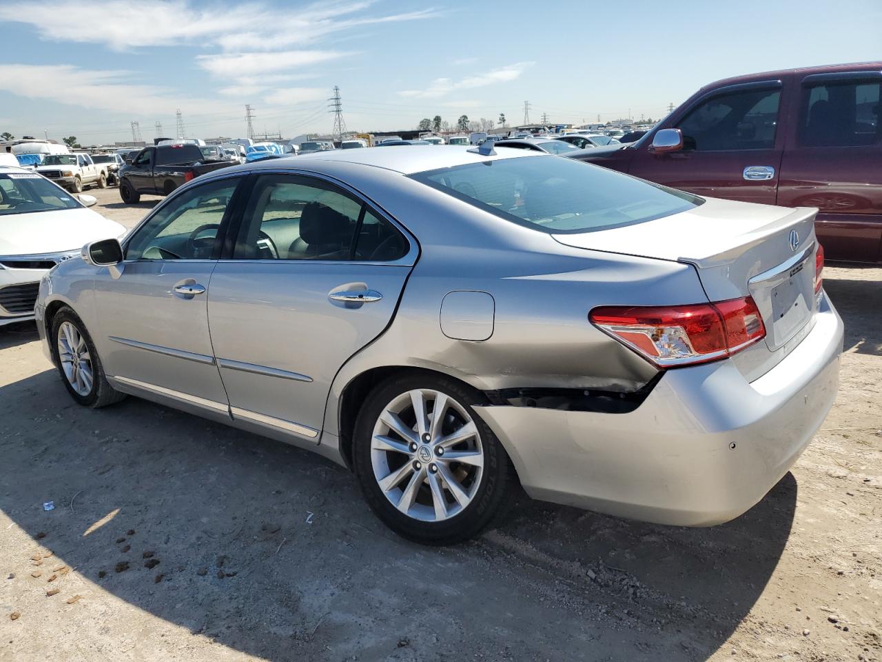 2011 Lexus ES - Image 2