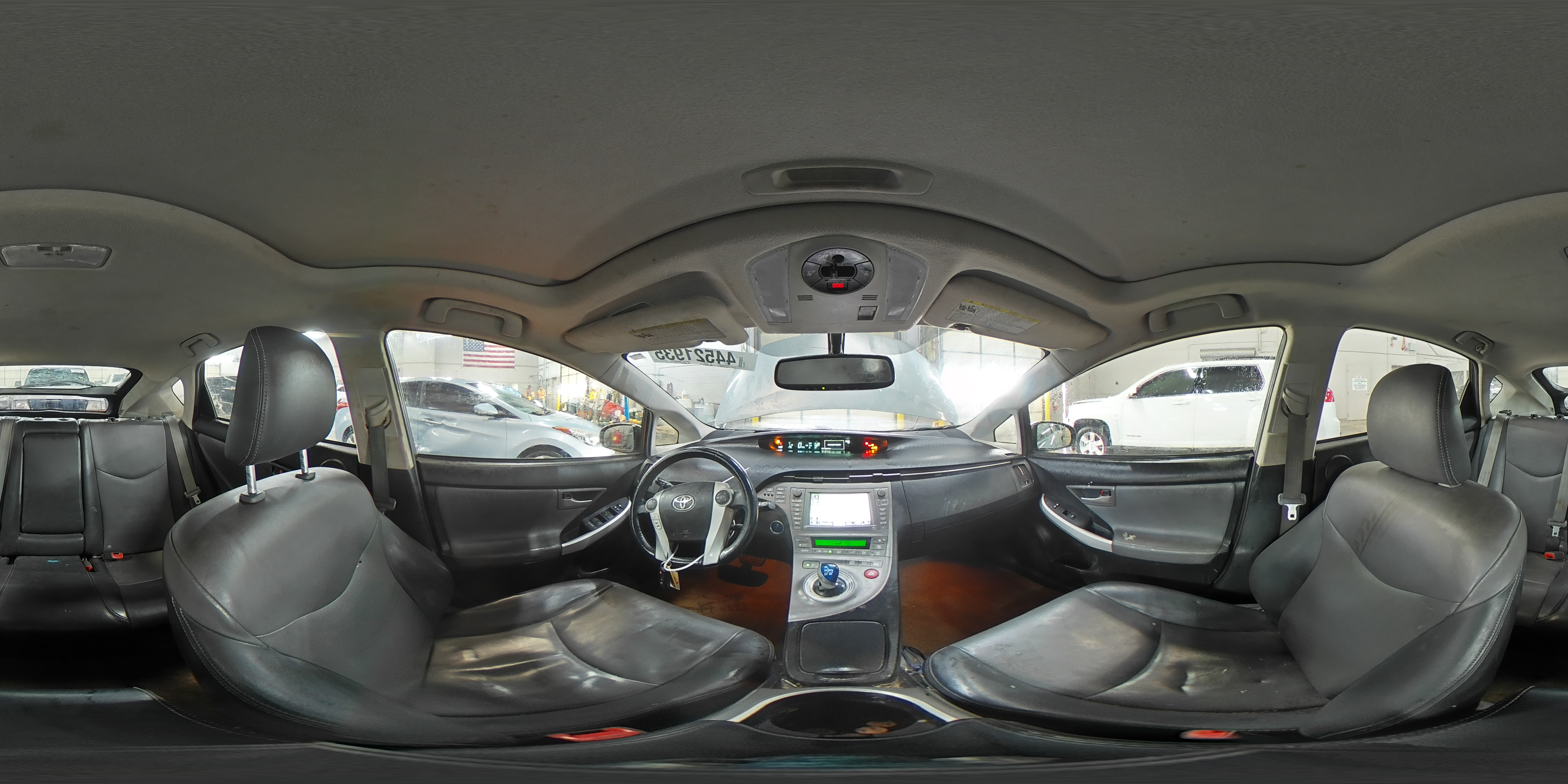 2012 Toyota Prius - Image 14