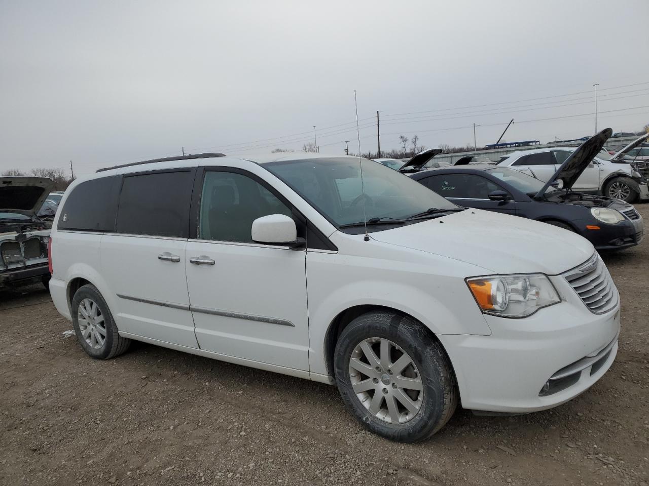 2015 Chrysler Town & Country - Image 4