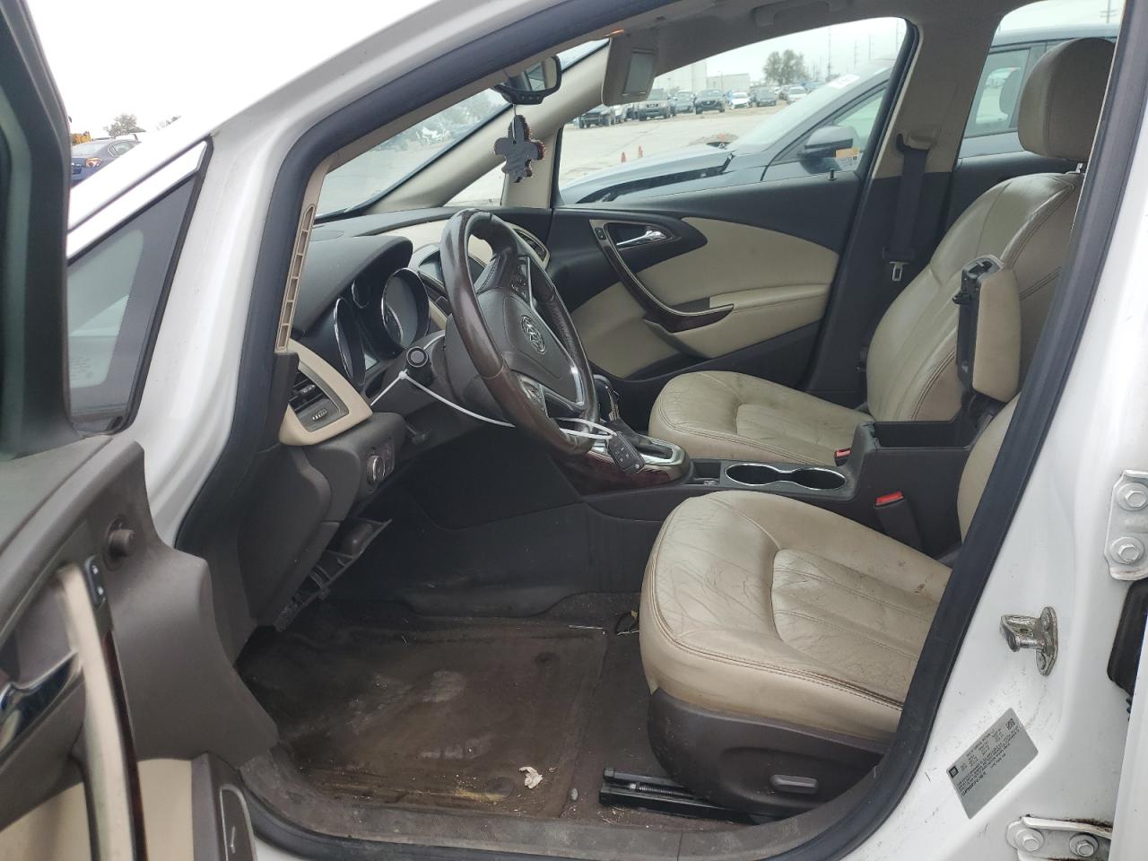 2015 Buick Verano - Image 7