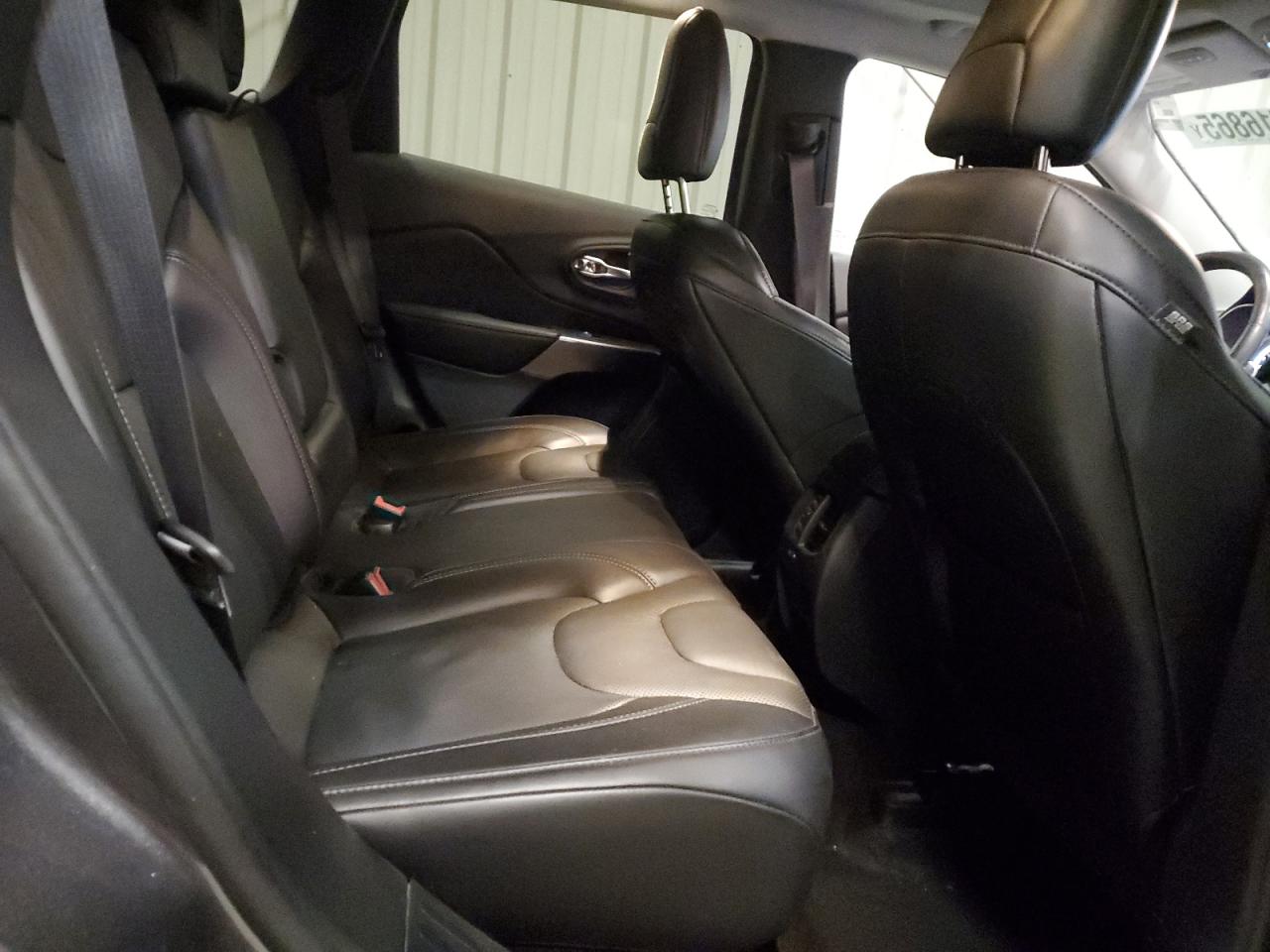 2020 Jeep Grand Cherokee - Image 10