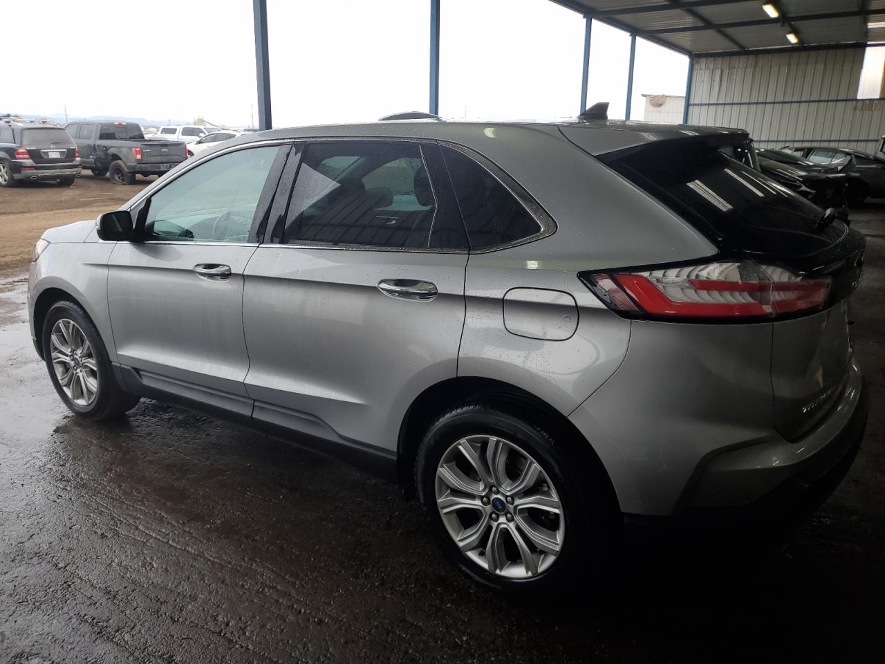 2022 Ford Edge - Image 2