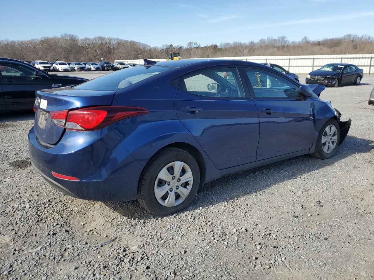 2016 Hyundai Elantra - Image 3