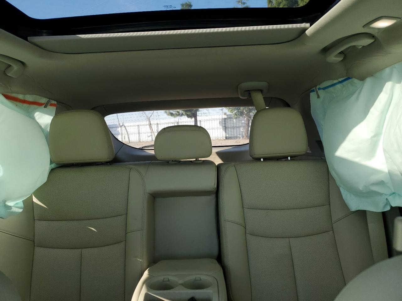 2015 Nissan Murano - Image 10
