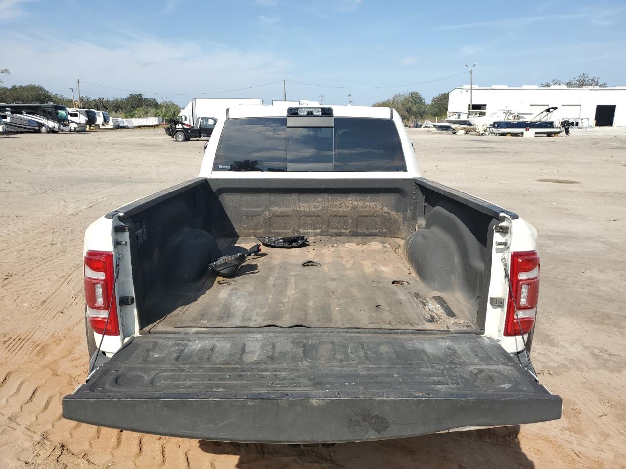 2021 RAM 3500 - Image 10
