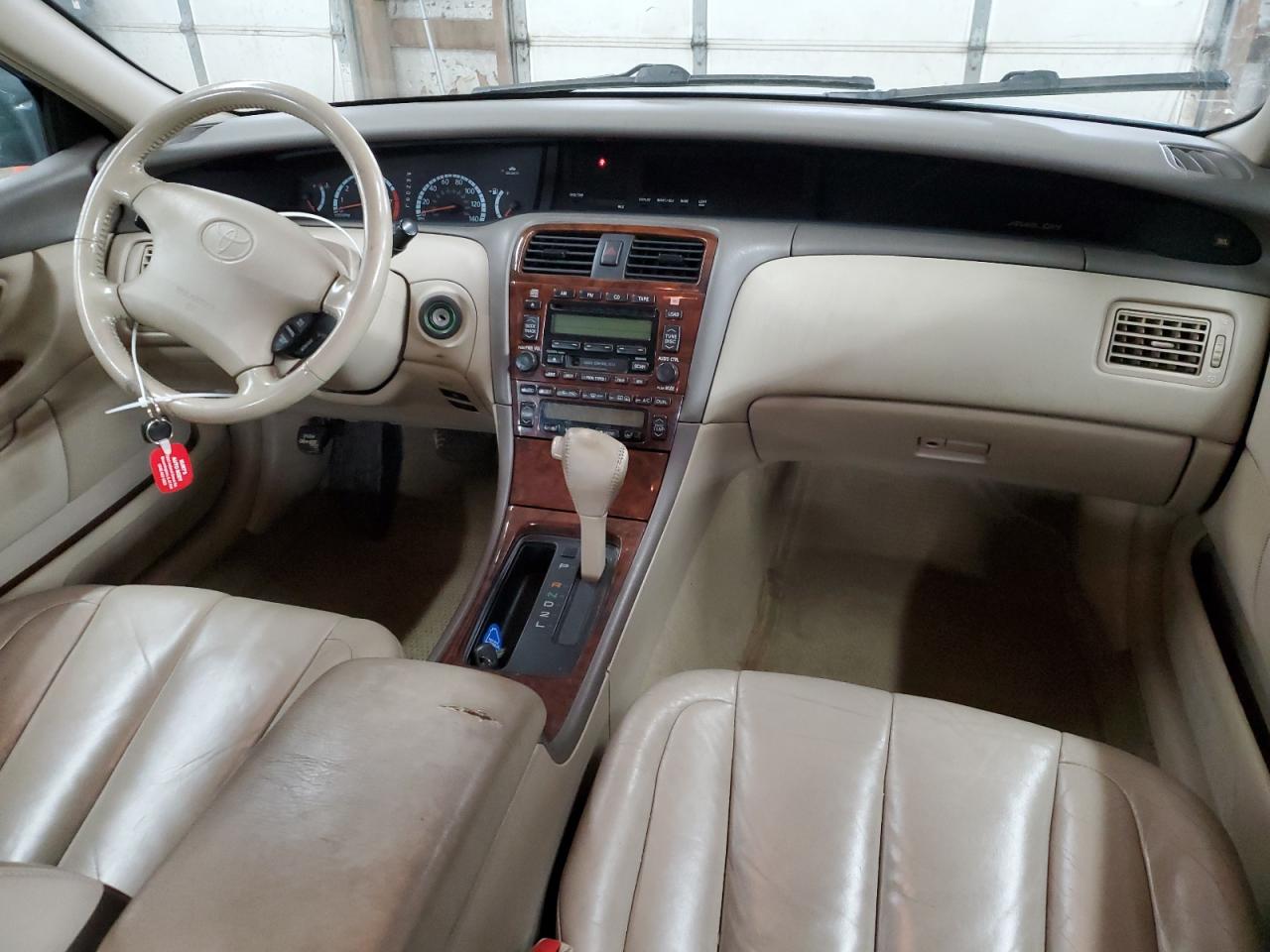2001 Toyota Avalon - Image 8