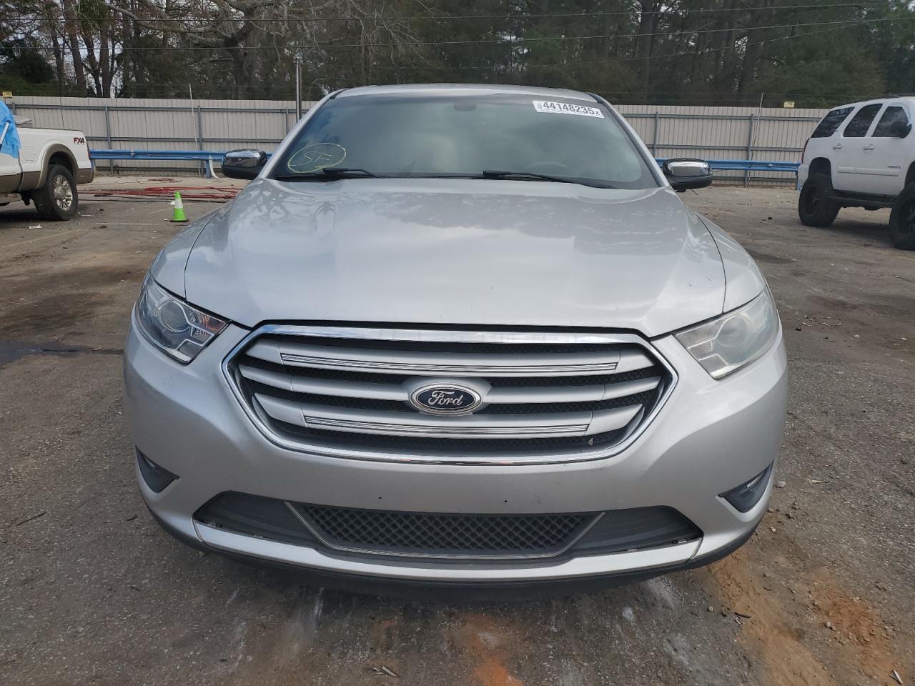 2014 Ford Taurus - Image 5