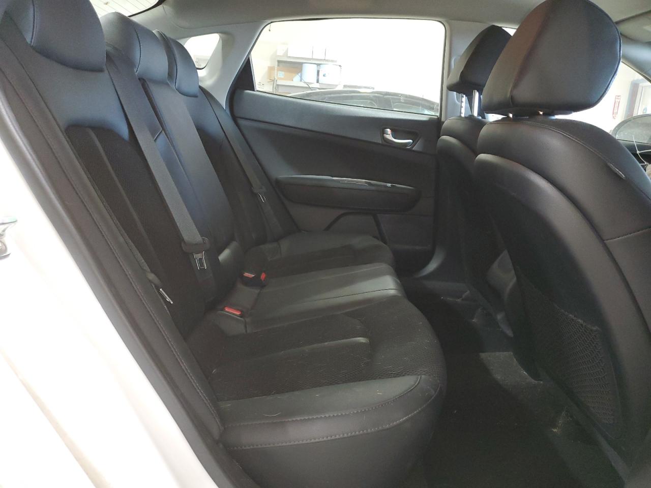 2019 Kia Optima - Image 10