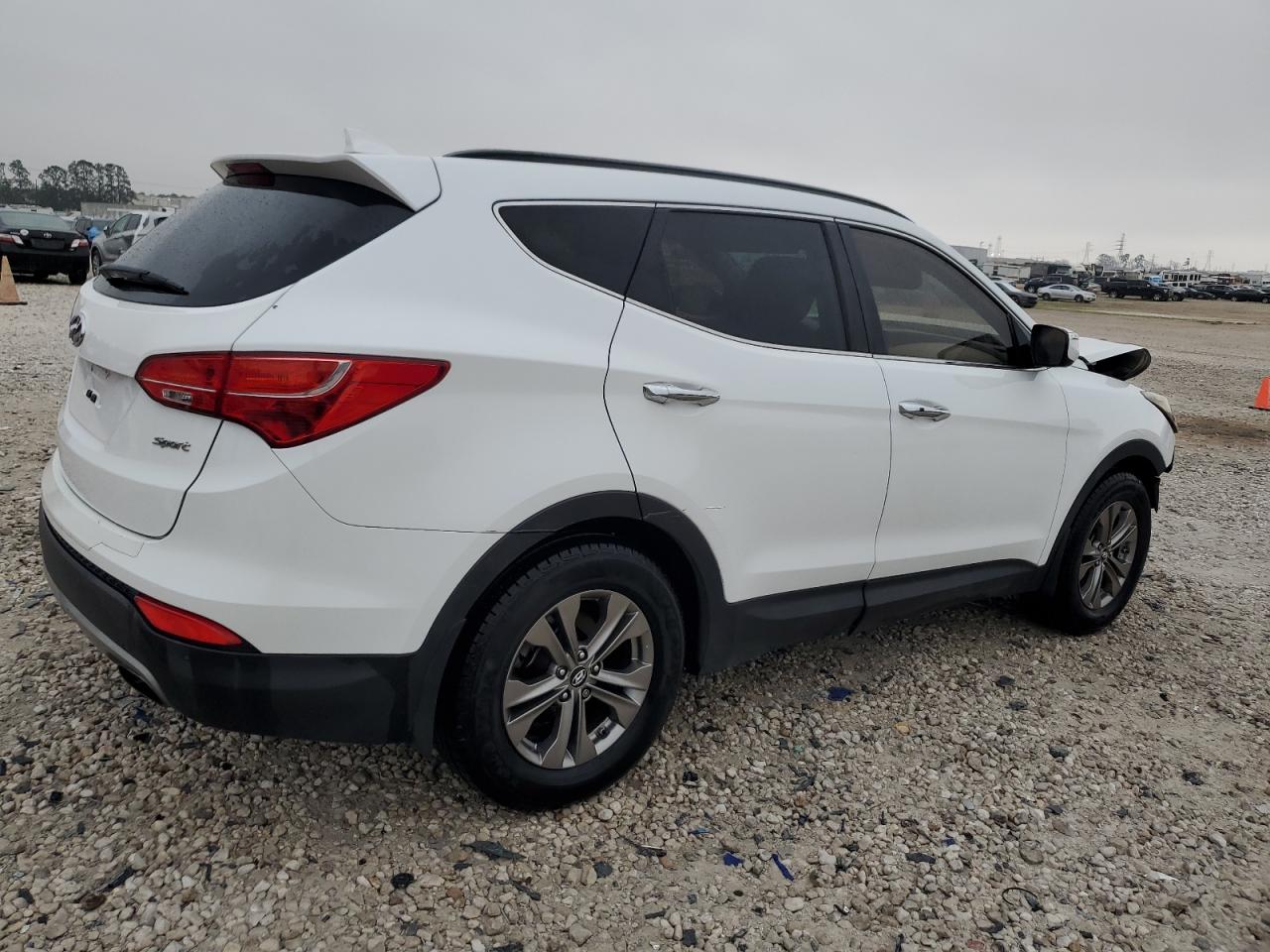 2014 Hyundai Santa Fe - Image 3