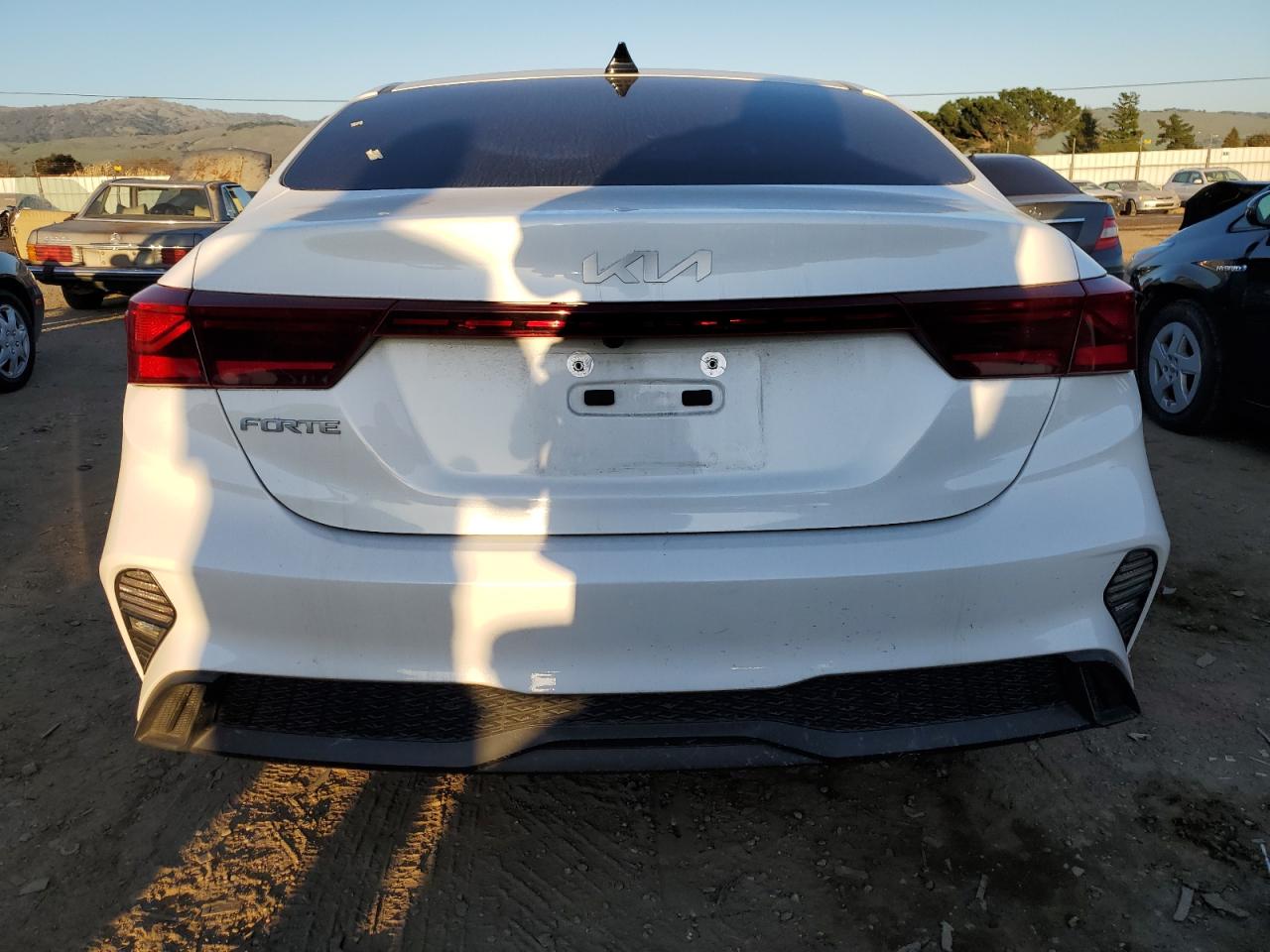 2022 Kia Forte - Image 6