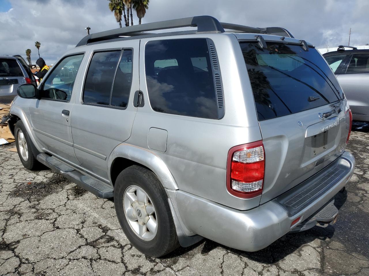2002 Nissan Pathfinder - Image 2