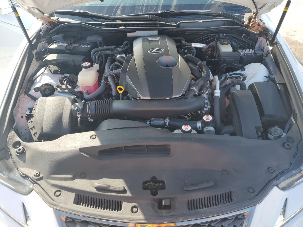 2018 Lexus IS - Image 11