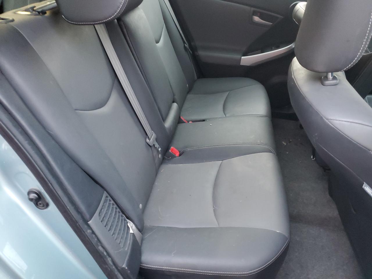 2015 Toyota Prius - Image 10