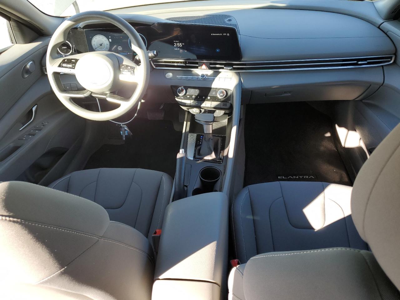 2024 Hyundai Elantra - Image 8